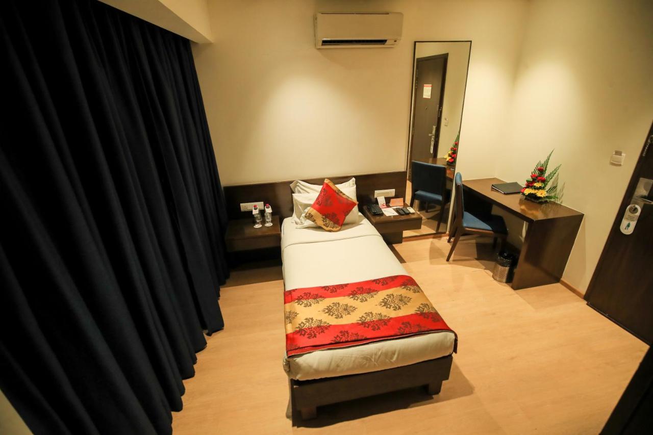 Hotel German Palace Near To Airport Gandhinagar Dış mekan fotoğraf