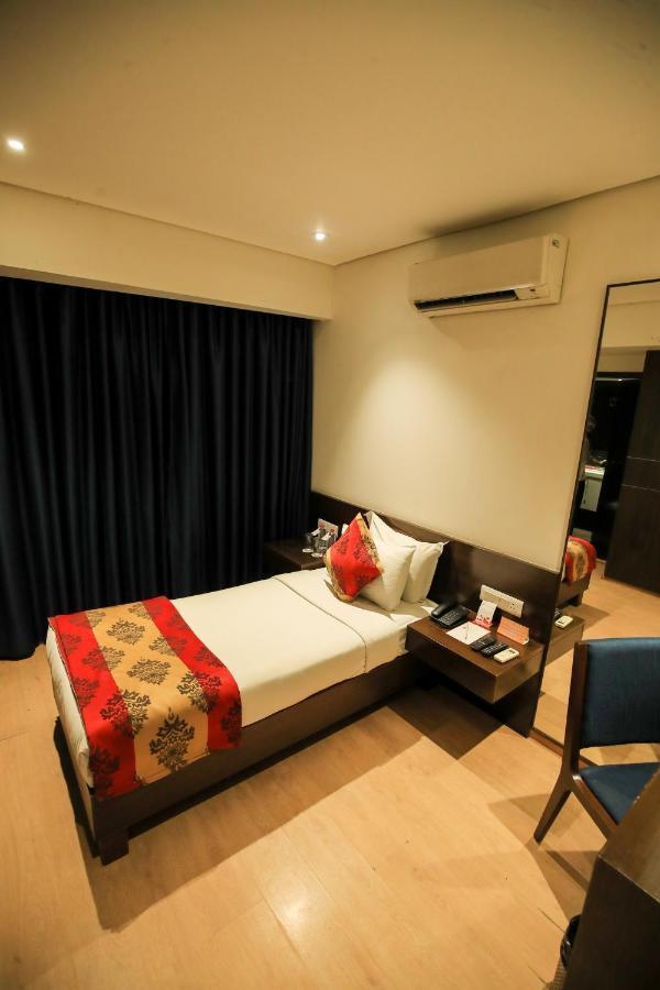 Hotel German Palace Near To Airport Gandhinagar Dış mekan fotoğraf