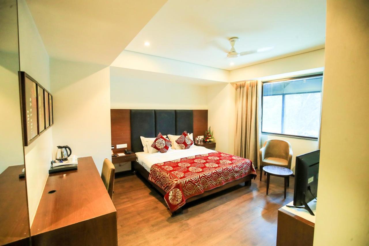 Hotel German Palace Near To Airport Gandhinagar Dış mekan fotoğraf