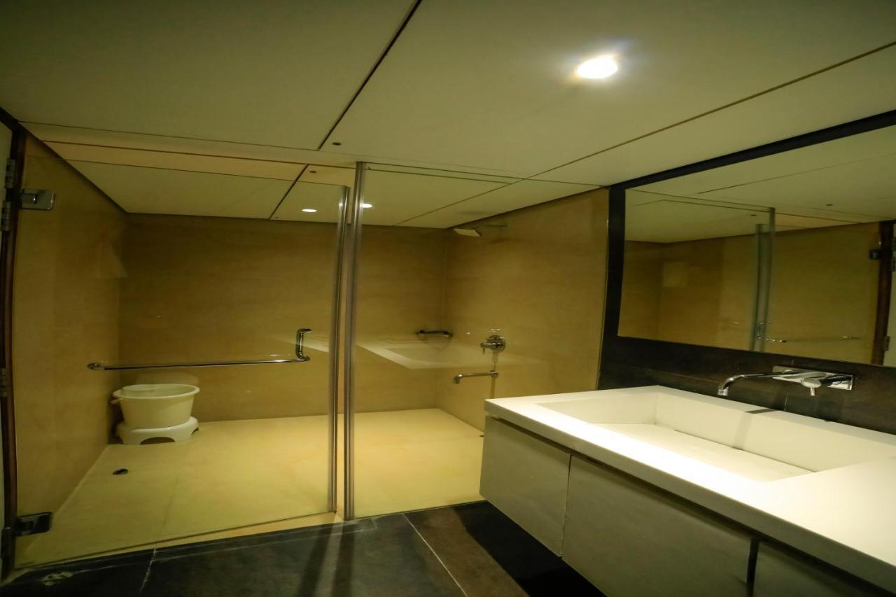 Hotel German Palace Near To Airport Gandhinagar Dış mekan fotoğraf
